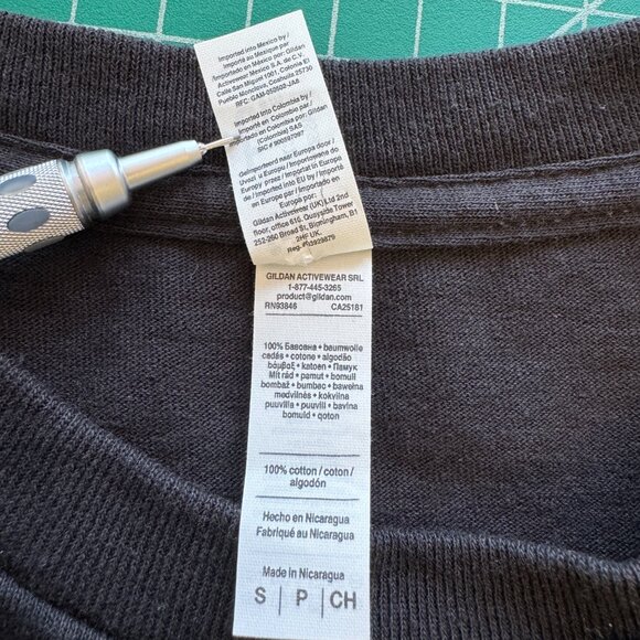 Black Academy of Art University T-Shirt - Picture 6 of 6